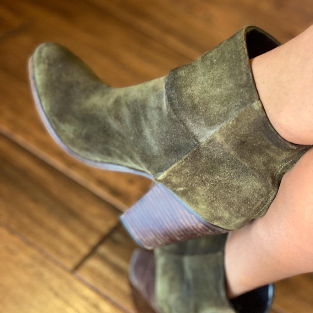 Rag & Bone olive suede boots 8